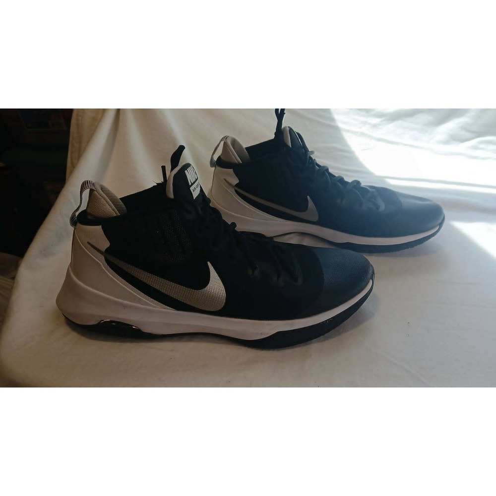 Nike Air Versatile Mens Basketball Shoes Black White 852431-001 Size 13
